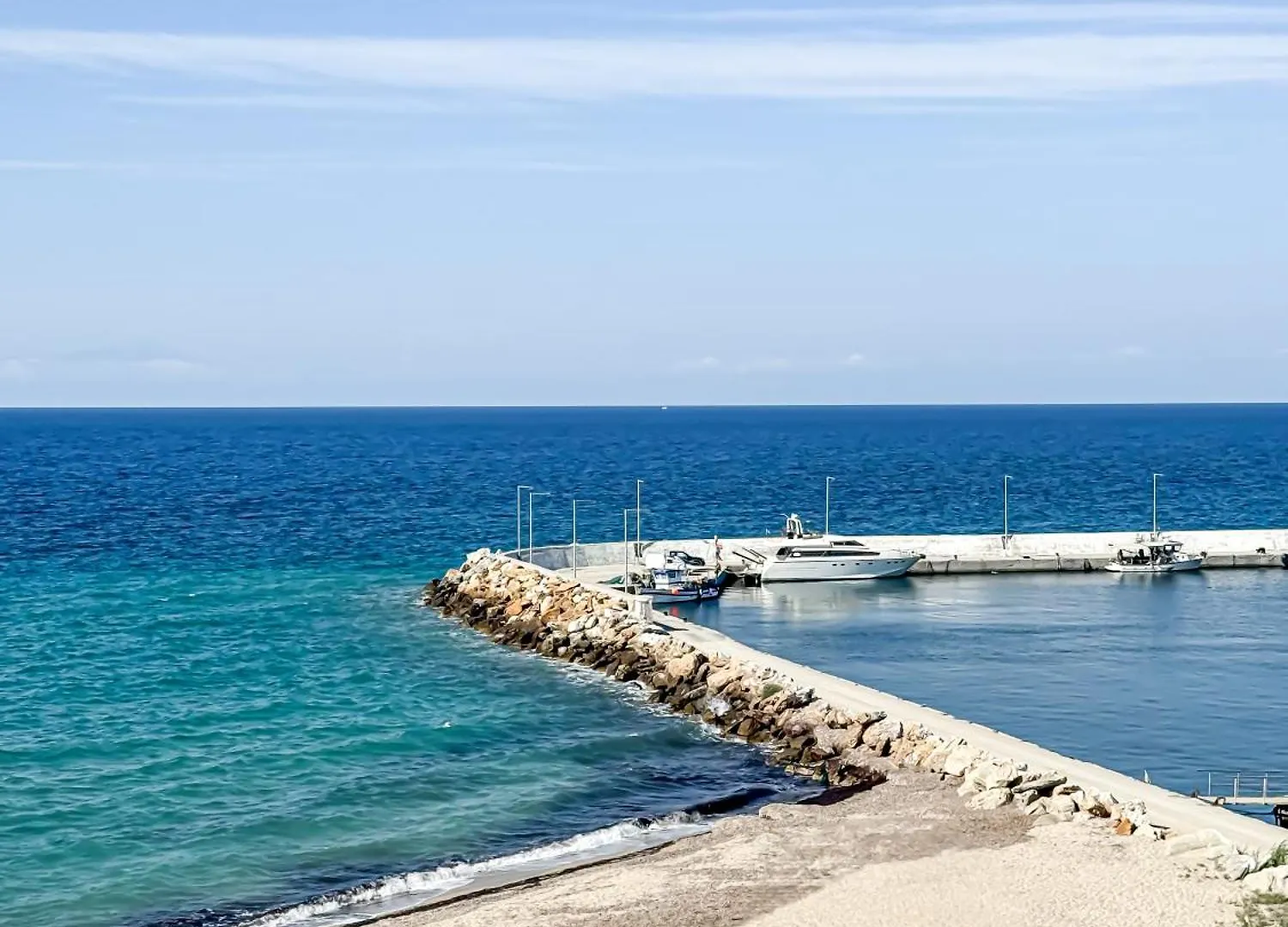 Beachfront Retreat #Propertly Nea Kallikrateia Greece