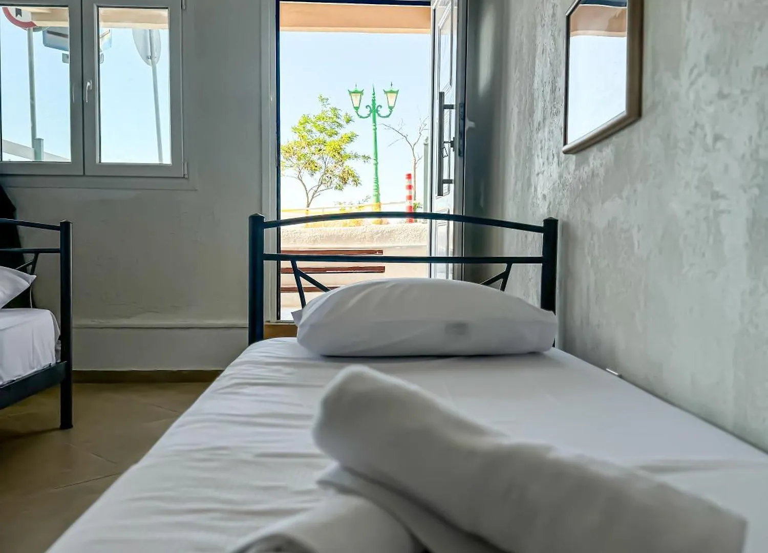 Beachfront Retreat #Propertly Nea Kallikrateia Apartment