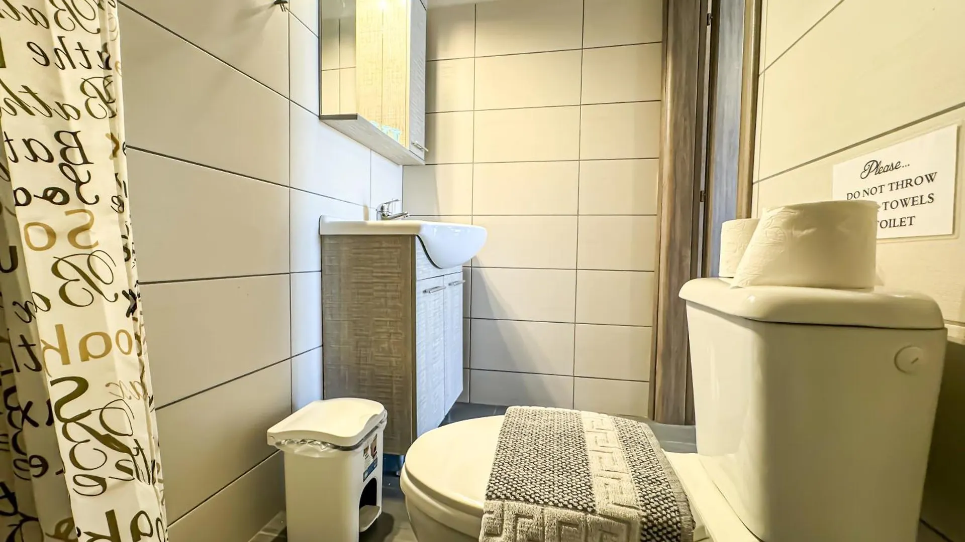 Beachfront Retreat #Propertly Nea Kallikrateia Apartment