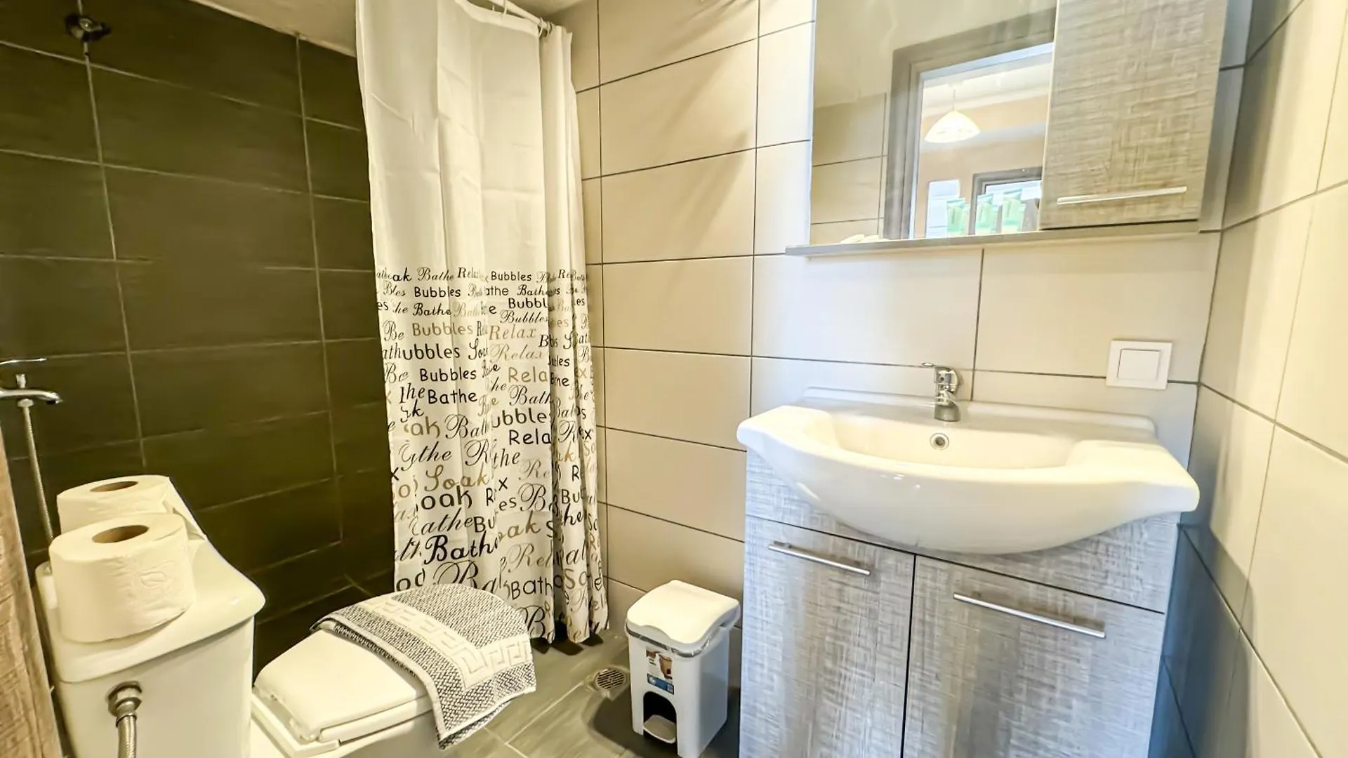 Apartment Beachfront Retreat #Propertly Nea Kallikrateia